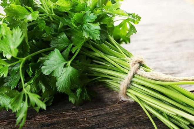 Top 5 cách trị nám, tàn nhang sau sinh an toàn, không ảnh hưởng đến em bé rau tay