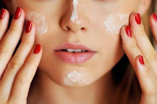 Kem trị nám Yanhee Thái Lan màu đỏ có tốt không? Giá bán là bao nhiêu? phương pháp sử dụng
