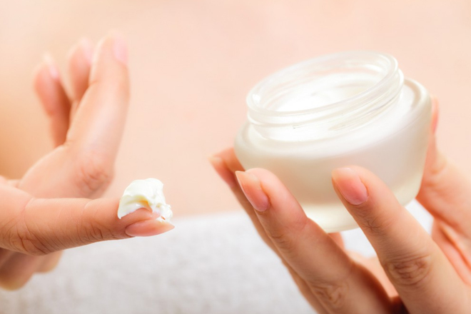 Kem dưỡng trắng da nào tốt và an toàn cho làn da phụ nữ? Kem trắng da