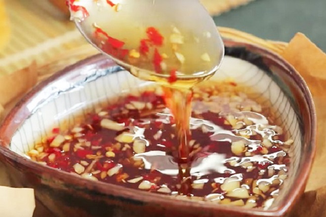 5 cách pha nước mắm ngon mà chị em nào cũng nên thuộc lòng Cơm tấm thịt nướng mắm ruốc