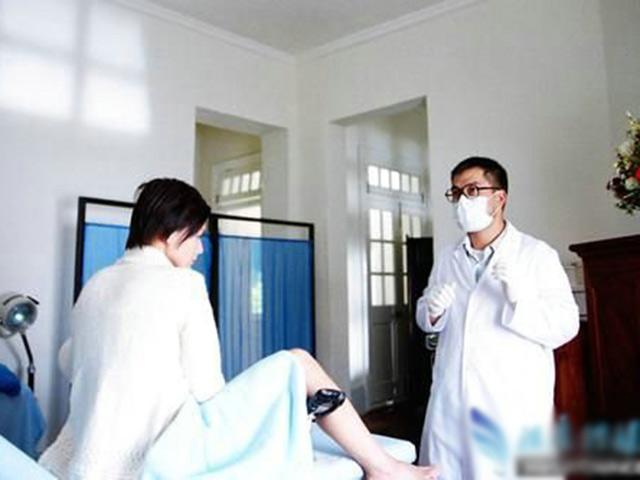 Cậu nhỏ bao lâu thì khiêm tốn và như vậy có khó thụ thai không? Cặp đôi 9x không thể thụ thai, bác sĩ khám vùng kín choáng váng vì 4 năm quan hệ tình dục sai cách
