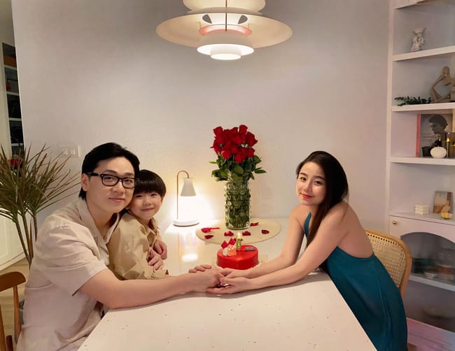 Hot mom Nam Thương sinh em bé thứ 2, ông xã Ba Duy thốt ra câu nói khiến hàng chục nghìn fan không khỏi bật cười - Ảnh 3. Hot mom Nam Thương sinh em bé thứ 2, ông xã Ba Duy thốt ra câu nói khiến hàng chục nghìn fan không khỏi bật cười - Ảnh 3.